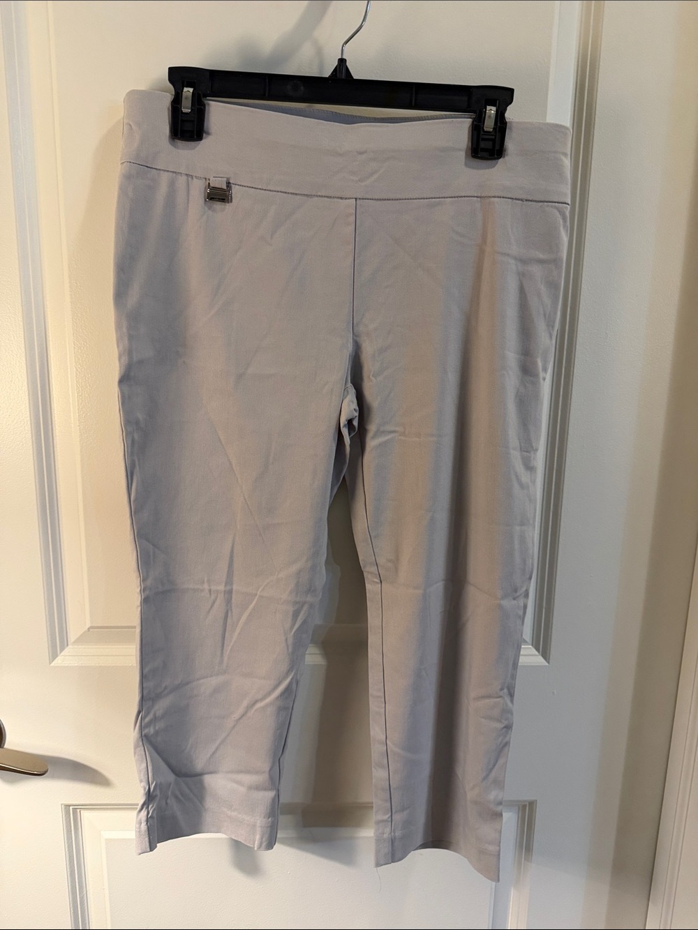 Alfani Light Gray Cropped Stretch Capri Pants